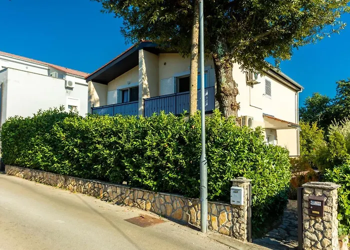 With Parking Space Njivice, Krk - 20504 Апартаменты Нивице