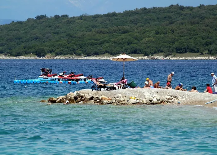 Апартаменты With Parking Space Njivice, Krk - 20504 *