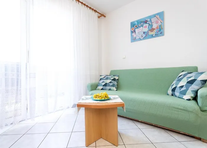 Apartment With Parking Space Njivice, Krk - 20504 *